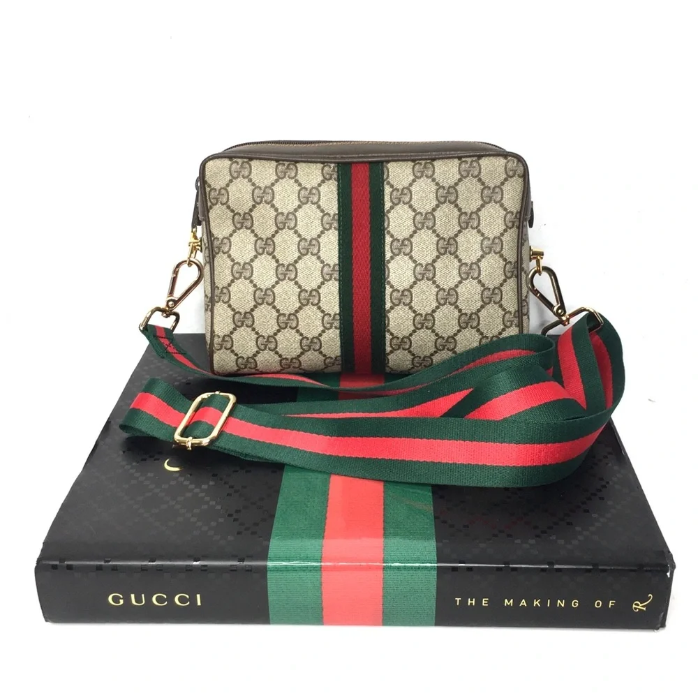Authentic Gucci brown monogram coated canvas crossbody bag clutch - Picture 1 of 16